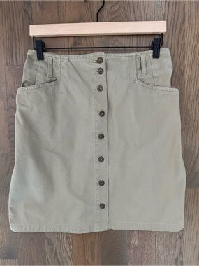 Vintage Gloria Vanderbilt Cotton Button Front Skirt in Khaki Fits as Medium
